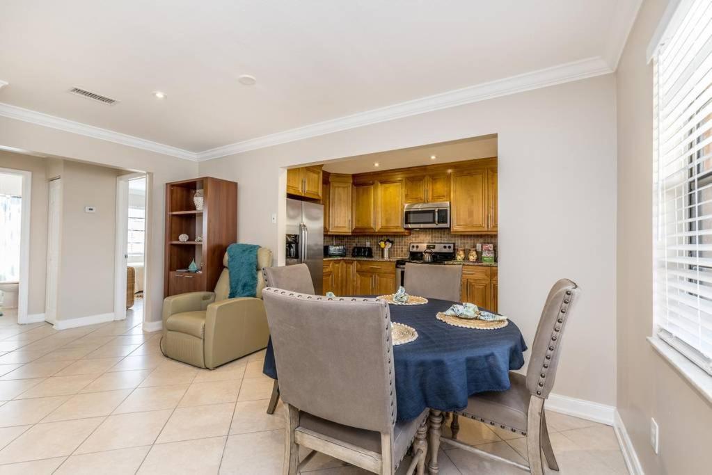 Ocean Vacation Breeze Villa Lantana Kültér fotó